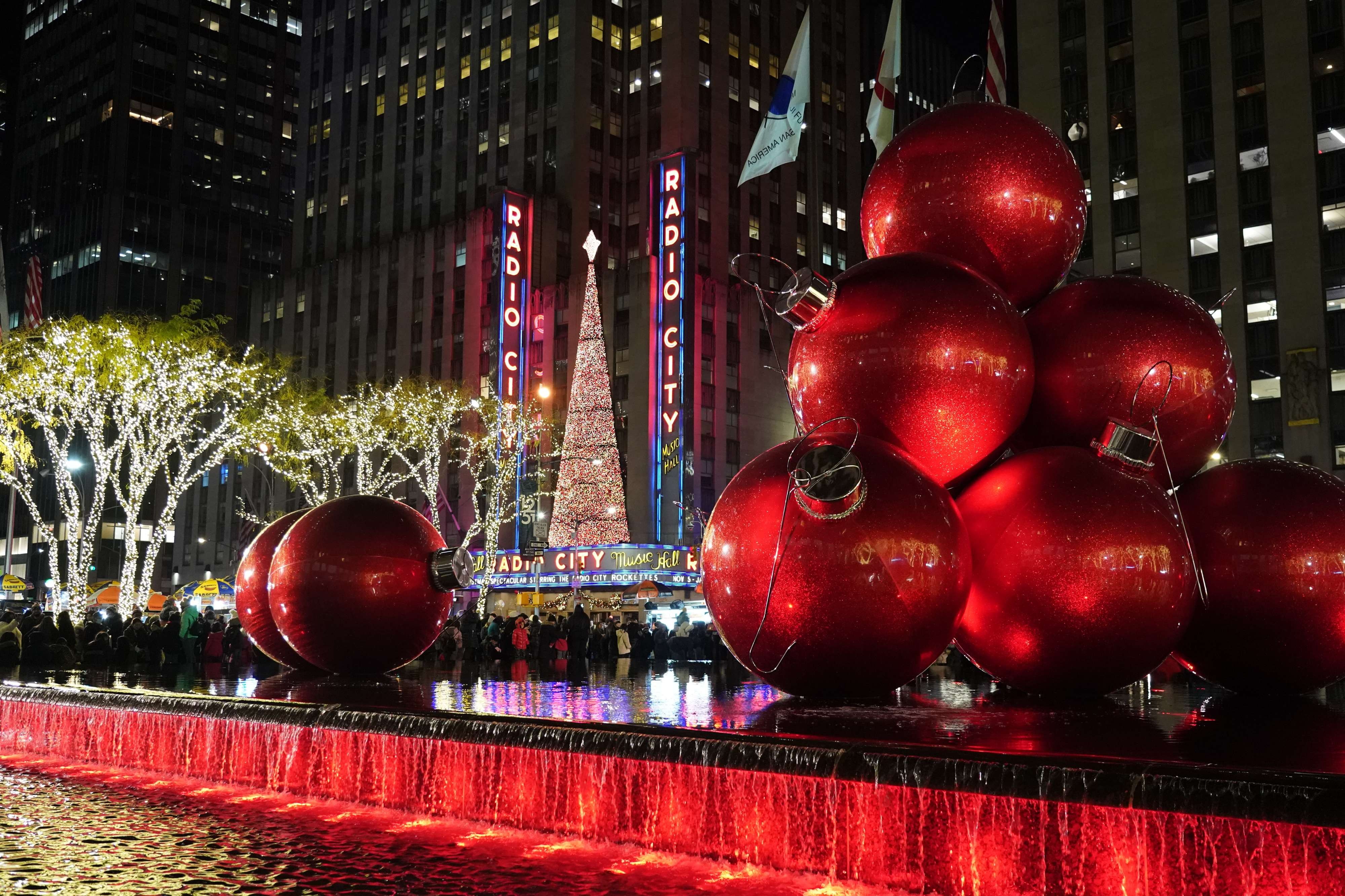 Christmas in New York — The Complete Guide