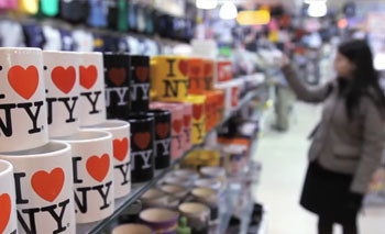 Souvenirs shopping in New York